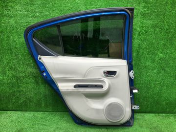 ДВЕРЬ НА TOYOTA AQUA NHP10