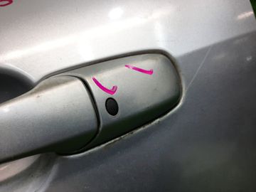 ДВЕРЬ НА MAZDA DEMIO DY3W