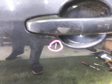 ДВЕРЬ НА MAZDA DEMIO DY3W