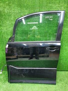 ДВЕРЬ НА TOYOTA NOAH ZRR80