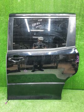 ДВЕРЬ НА TOYOTA NOAH ZRR80