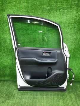 ДВЕРЬ НА TOYOTA VOXY ZRR80G 