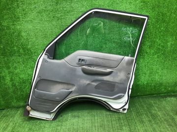 ДВЕРЬ НА MAZDA BONGO SK82L