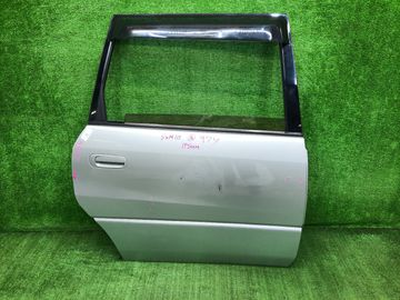 ДВЕРЬ НА TOYOTA IPSUM SXM10G