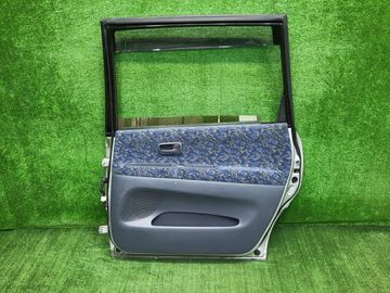 ДВЕРЬ НА TOYOTA IPSUM SXM10G