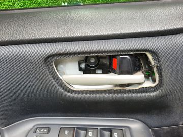 ДВЕРЬ НА TOYOTA VOXY ZRR80G 