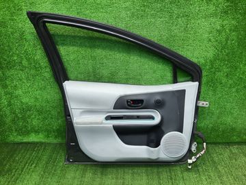 ДВЕРЬ НА TOYOTA AQUA NHP10