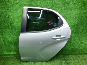 ДВЕРЬ НА TOYOTA YARIS MXPH15