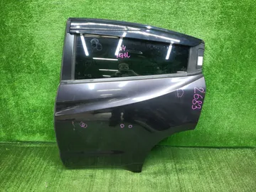 ДВЕРЬ НА HONDA VEZEL RU4