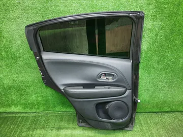 ДВЕРЬ НА HONDA VEZEL RU4