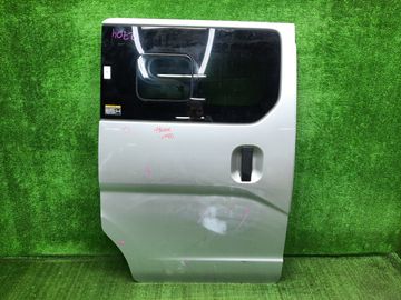 ДВЕРЬ НА NISSAN NV200 M20