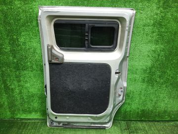 ДВЕРЬ НА NISSAN NV200 M20