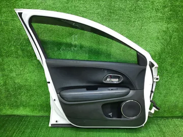 ДВЕРЬ НА HONDA VEZEL RU3