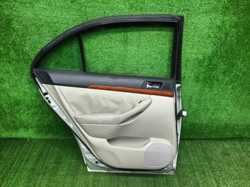 ДВЕРЬ НА TOYOTA AVENSIS AZT251