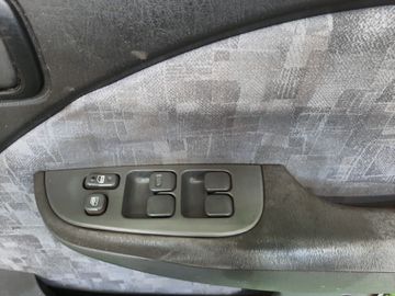 ДВЕРЬ НА TOYOTA RAUM EXZ10