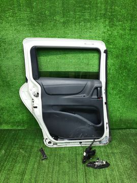 ДВЕРЬ НА TOYOTA SIENTA NSP170G