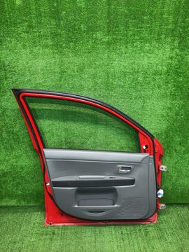 ДВЕРЬ НА MAZDA DEMIO DY3W