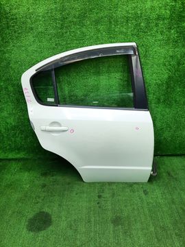 ДВЕРЬ НА SUZUKI SX4 YC11S