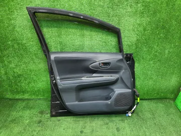 ДВЕРЬ НА TOYOTA WISH ZGE20