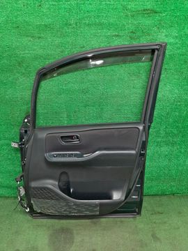 ДВЕРЬ НА TOYOTA VOXY ZRR80G 