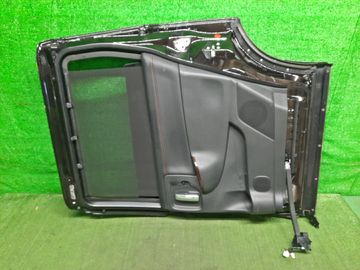 ДВЕРЬ НА NISSAN ELGRAND E52