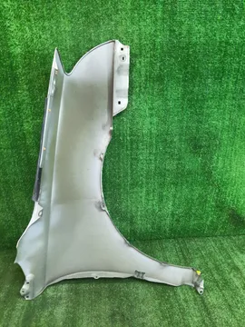 КРЫЛО НА TOYOTA AVENSIS AZT251