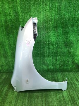 КРЫЛО НА TOYOTA ALLEX NZE121