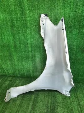 КРЫЛО НА TOYOTA COROLLA NZE121