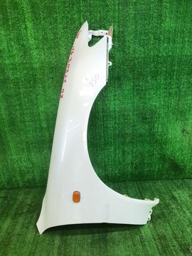 КРЫЛО НА TOYOTA CARINA ED ST202