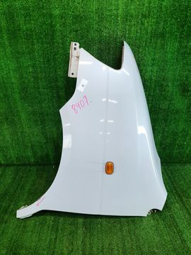 КРЫЛО НА TOYOTA NOAH SR50G