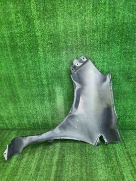 КРЫЛО НА TOYOTA AQUA NHP10