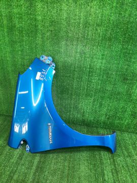 КРЫЛО НА TOYOTA AQUA NHP10