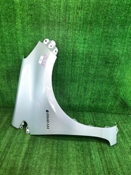 КРЫЛО НА TOYOTA AQUA NHP10