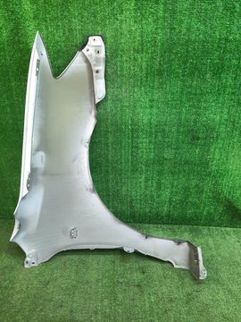 КРЫЛО НА TOYOTA COROLLA FIELDER ZZE122G