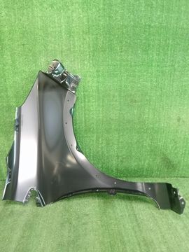 КРЫЛО НА TOYOTA AQUA NHP10