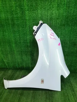 КРЫЛО НА TOYOTA ISIS ZNM10G