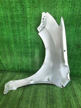 КРЫЛО НА TOYOTA WILL VS ZZE127