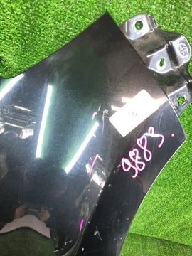 КРЫЛО НА TOYOTA AQUA NHP10