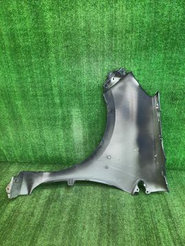 КРЫЛО НА TOYOTA AQUA NHP10