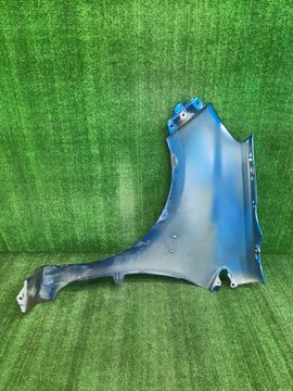 КРЫЛО НА TOYOTA AQUA NHP10