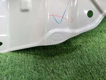 КРЫЛО НА TOYOTA SIENTA MXPL10G