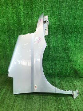 КРЫЛО НА NISSAN SERENA TC24