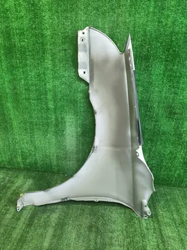 КРЫЛО НА TOYOTA AVENSIS AZT251