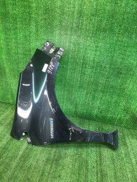 КРЫЛО НА TOYOTA AQUA NHP10