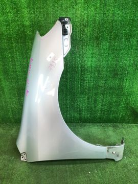 КРЫЛО НА TOYOTA COROLLA RUNX NZE121