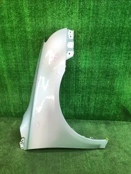 КРЫЛО НА TOYOTA AVENSIS AZT251