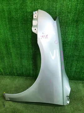 КРЫЛО НА TOYOTA AVENSIS AZT251