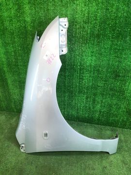 КРЫЛО НА TOYOTA COROLLA RUNX NZE121