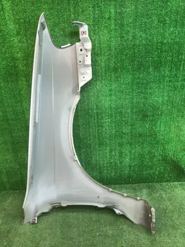 КРЫЛО НА NISSAN SUNNY B15