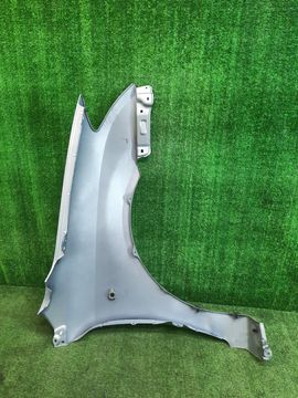 КРЫЛО НА TOYOTA COROLLA RUNX NZE121